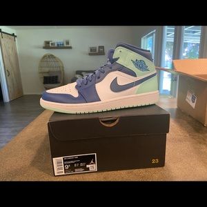 new never warn Nike air Jordan high top